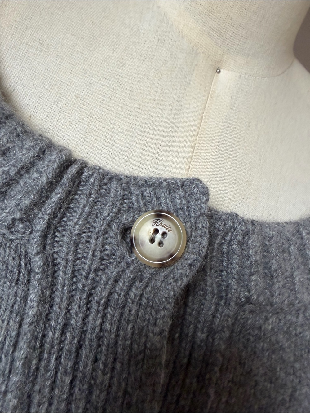 $2150 Khaite Caro Cashmere Cardigan in Gray - Size XL - Picture 14 of 15
